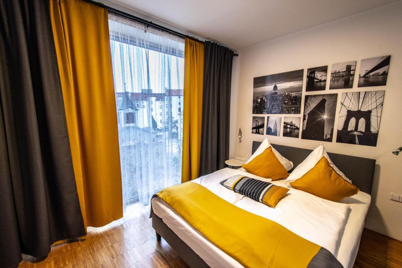 Modern Apartment With Balcony And Garage Praga Esterno foto
